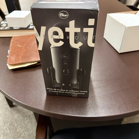 Logitech Blue Yeti Blackout USB Microphone